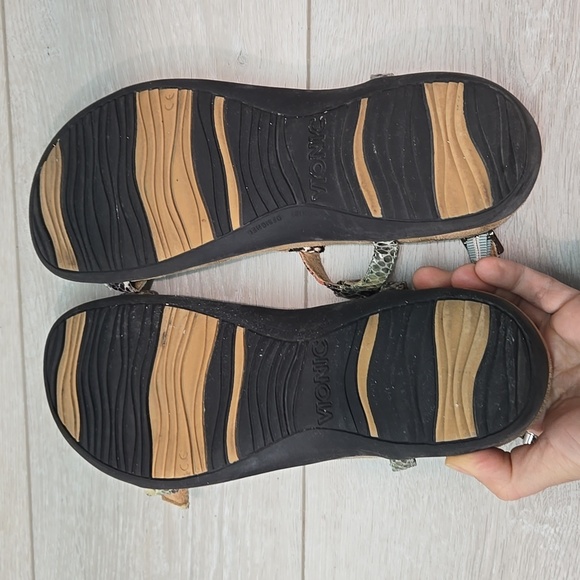 Vionic Women Navassa Multi-Color Strappy Sandals Shoes Sz 10 - Picture 9 of 10